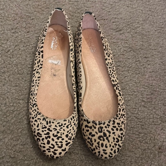 Dr scholls leopard shoes size 8. Item # 0036 - Picture 1 of 5